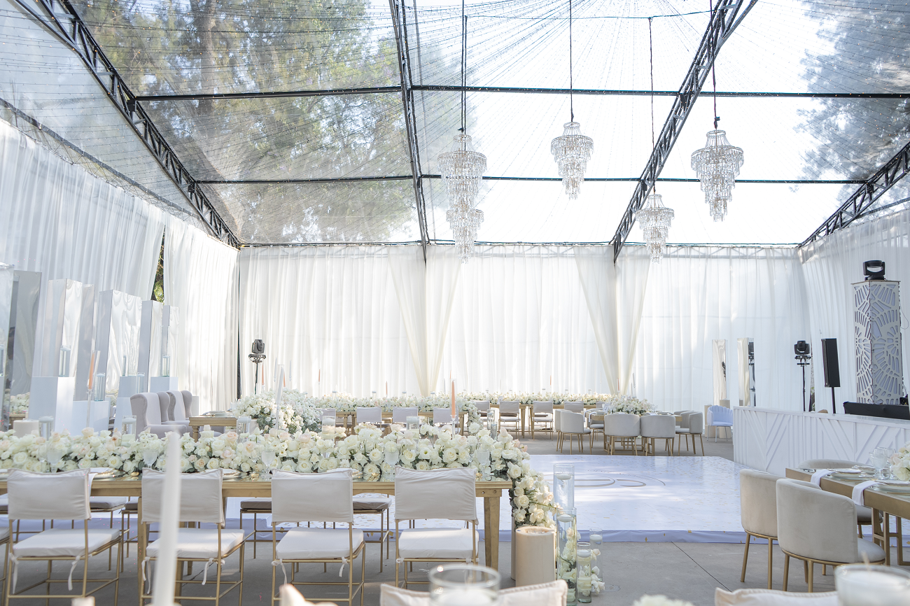 white wedding at Banyan Tree Puebla